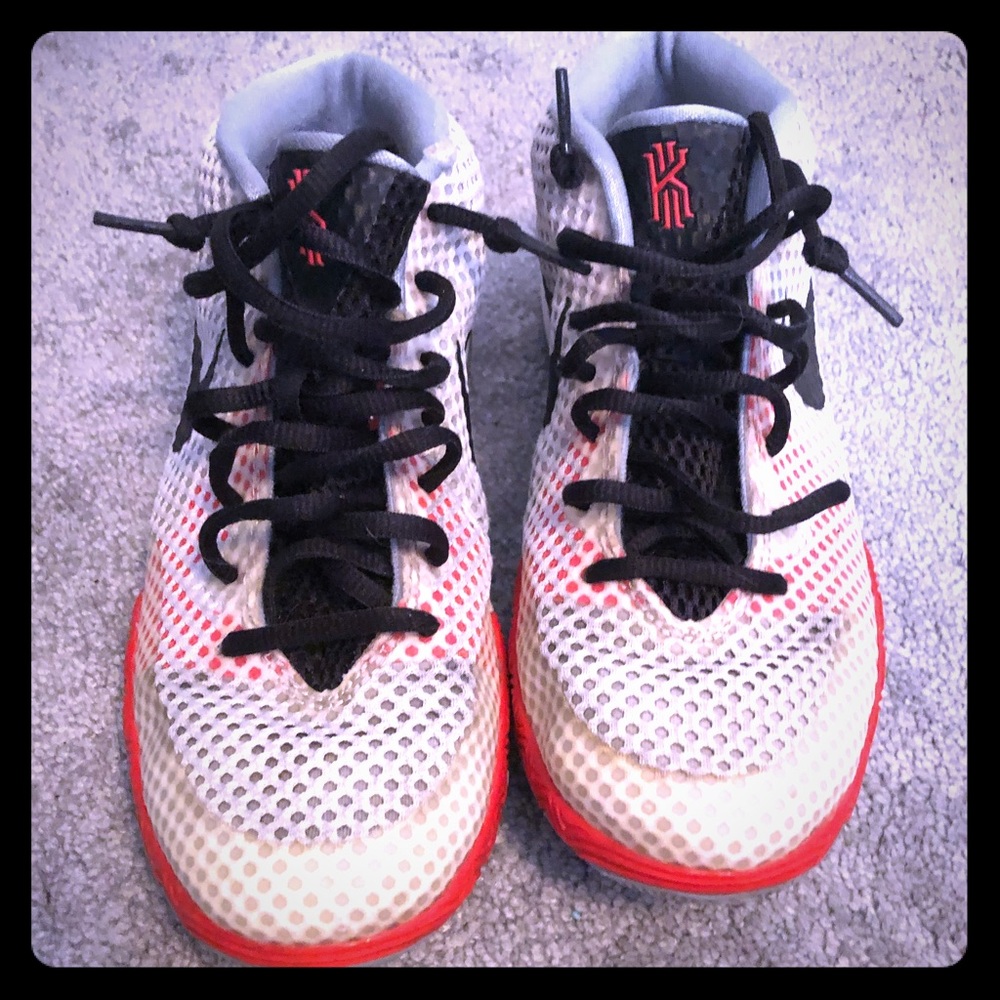 Nike kyrie 1  sz5.5